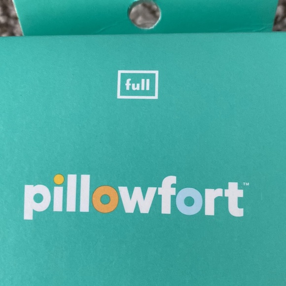 Pillowfort light gray full flat sheet - Picture 3 of 6